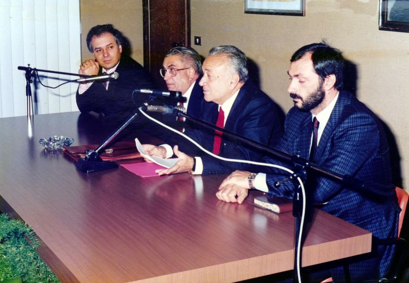 L ACADEMIA E E PROFESÒUR PAZAJA 001